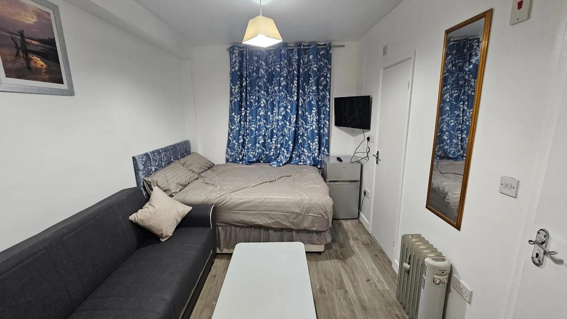 Luxury Leytonstone Studio Flat London