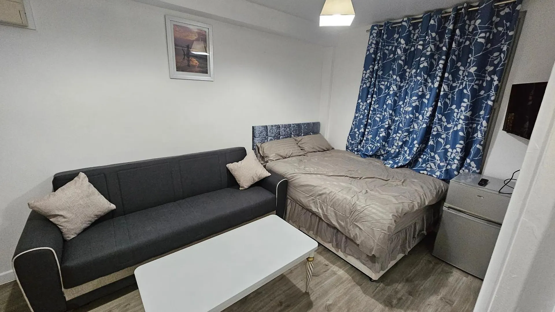 Apartment Luxury Leytonstone Studio Flat London
